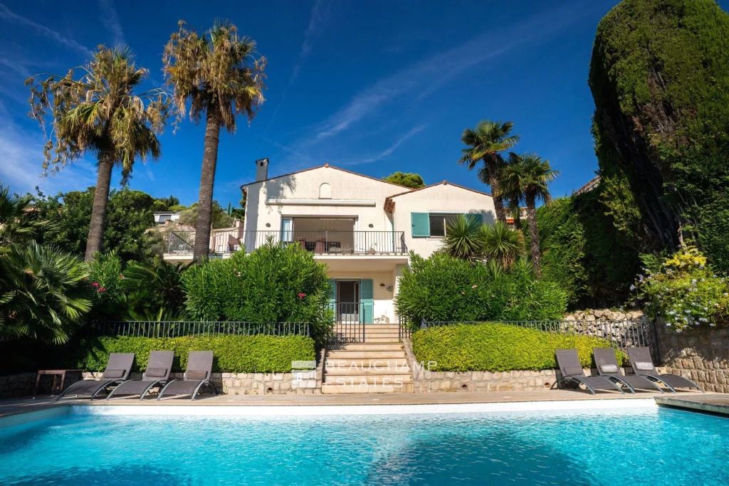 Seaside Provençal villa in Saint Jean Cap Ferrat