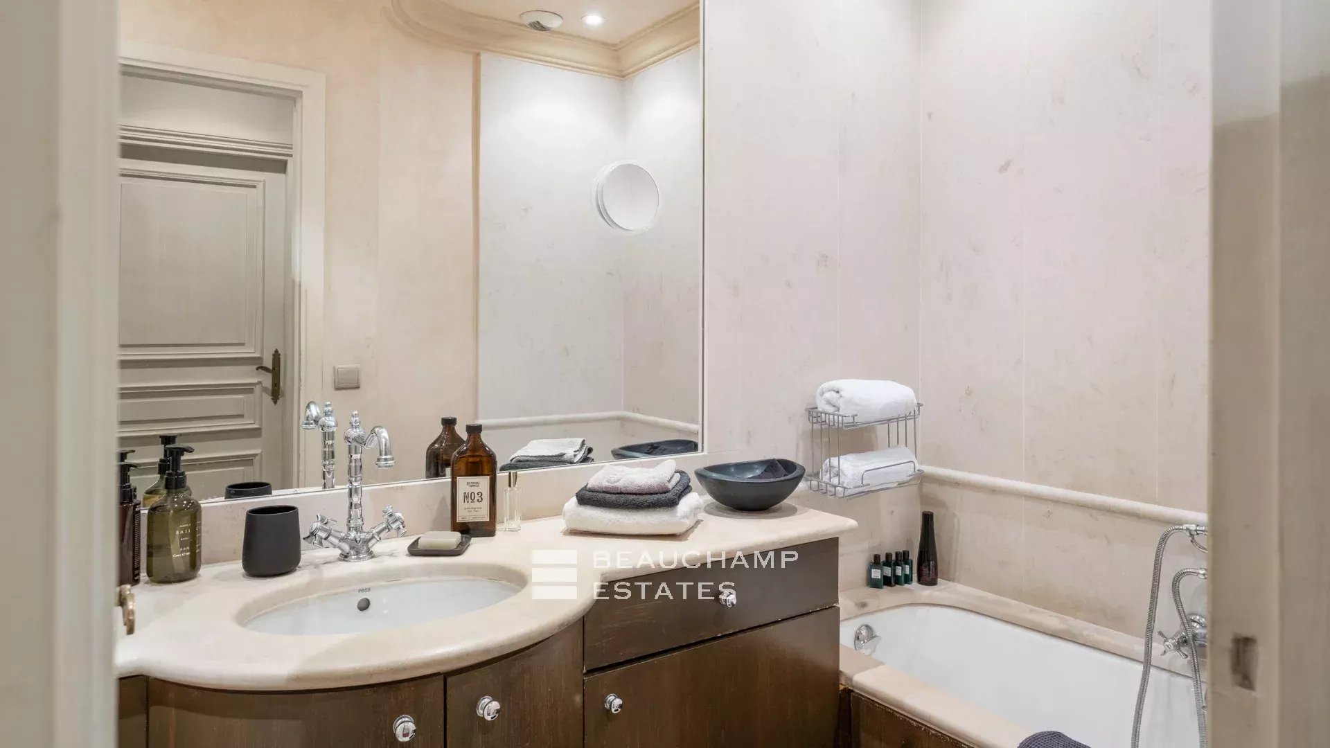 Spacieux et lumineux appartement 3 chambres – Cannes proche Palais Spacious and bright 3-bedroom apartment – Cannes near Palais
