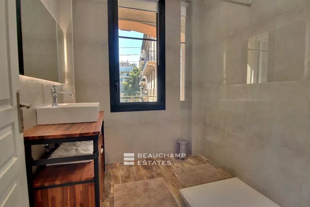 Appartement rénové, spacieux et confortable – Cannes Centre Spacious and comfortable renovated apartment – Cannes Center