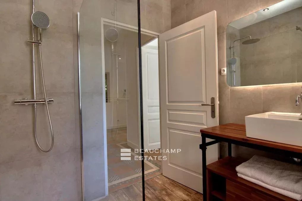 Appartement rénové, spacieux et confortable – Cannes Centre Spacious and comfortable renovated apartment – Cannes Center