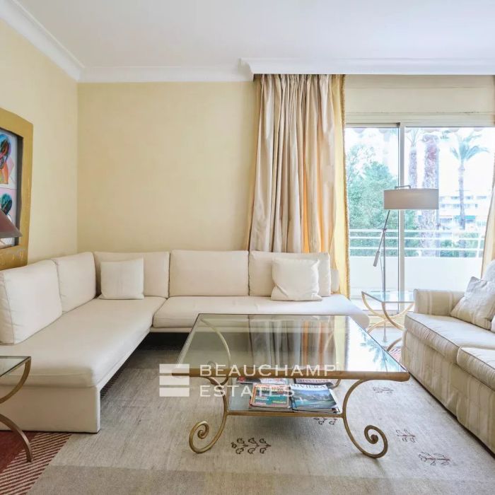 Spacieux appartement dans une résidence de standing – Cannes Croisette
