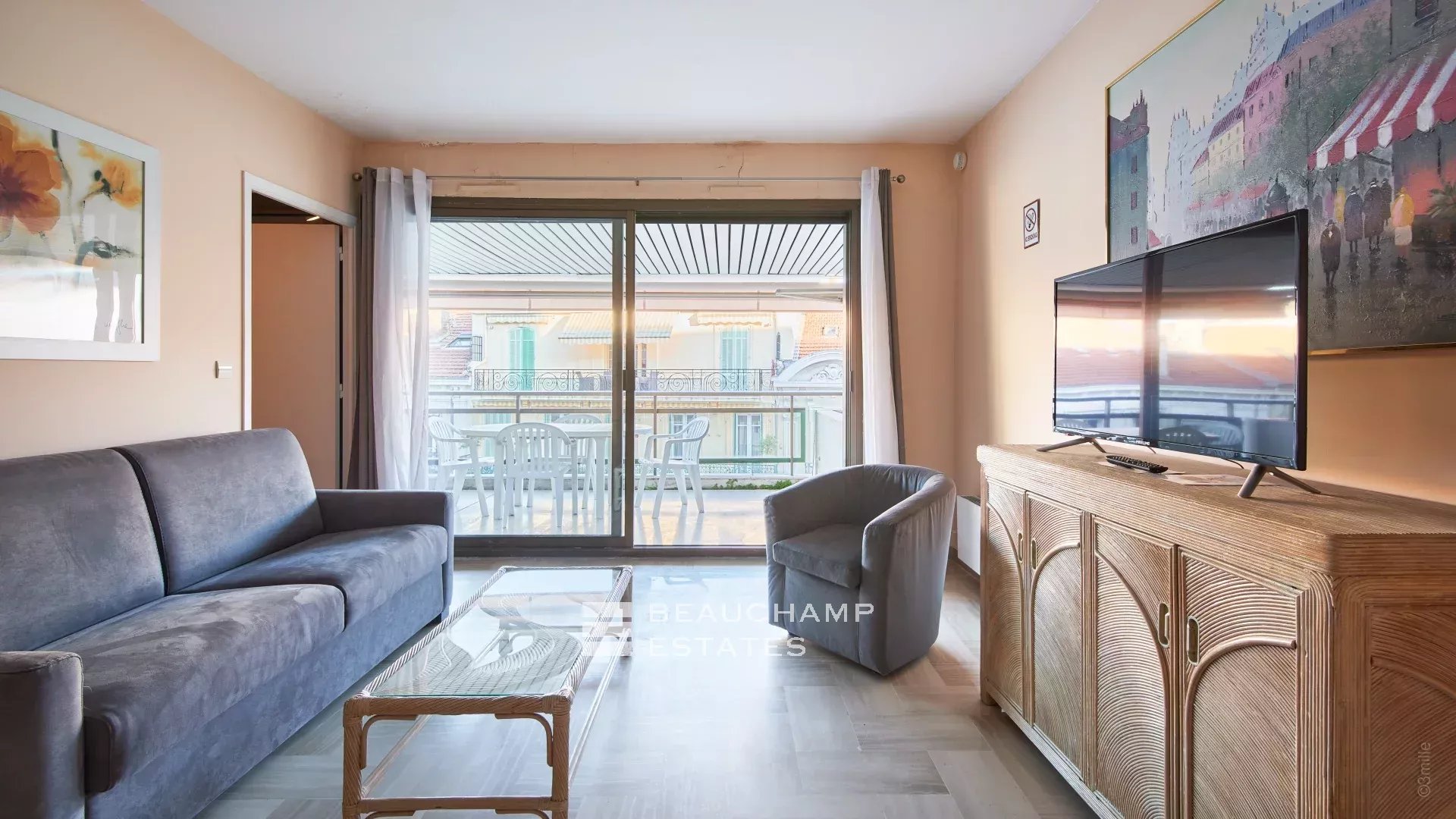 Spacious studio with terrace Gray d’Albion – Back Croisette Spacious studio with terrace Gray d’Albion – Back Croisette