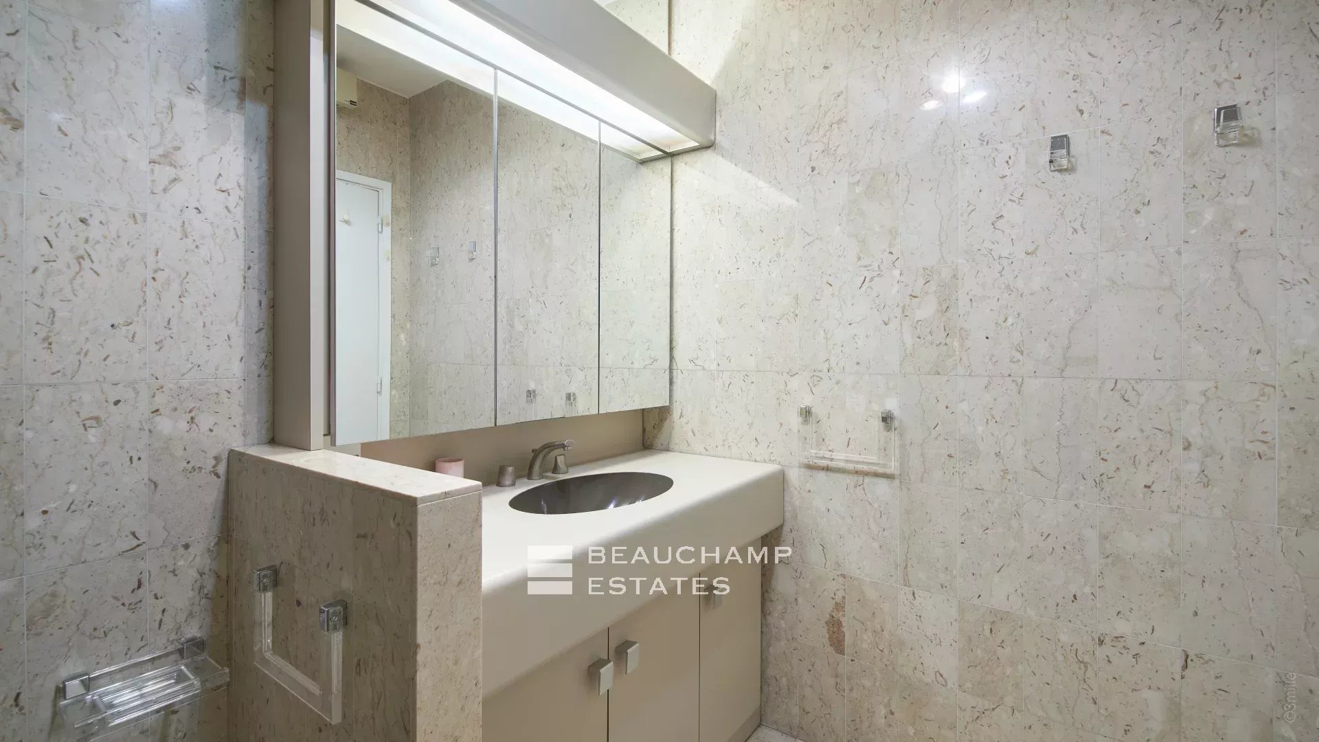 Spacious studio with terrace Gray d’Albion – Back Croisette Spacious studio with terrace Gray d’Albion – Back Croisette