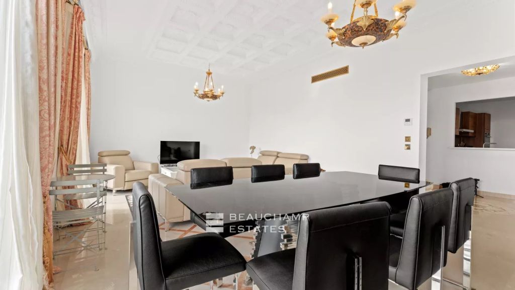 Steps from the Croisette – Spacious Apartment, Cannes, 4 Bedrooms, Bright Living & Cellar