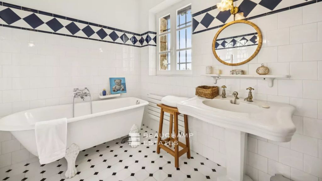 Stone bastide with sea view – Cabris