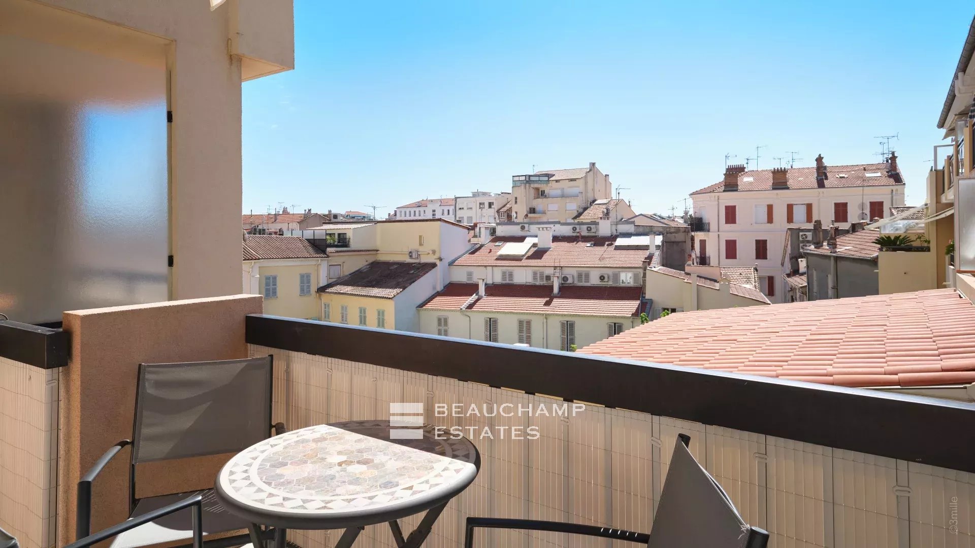 Studio with separate bedroom and terrace – Cannes near Palais Studio with separate bedroom and terrace – Cannes near Palais
