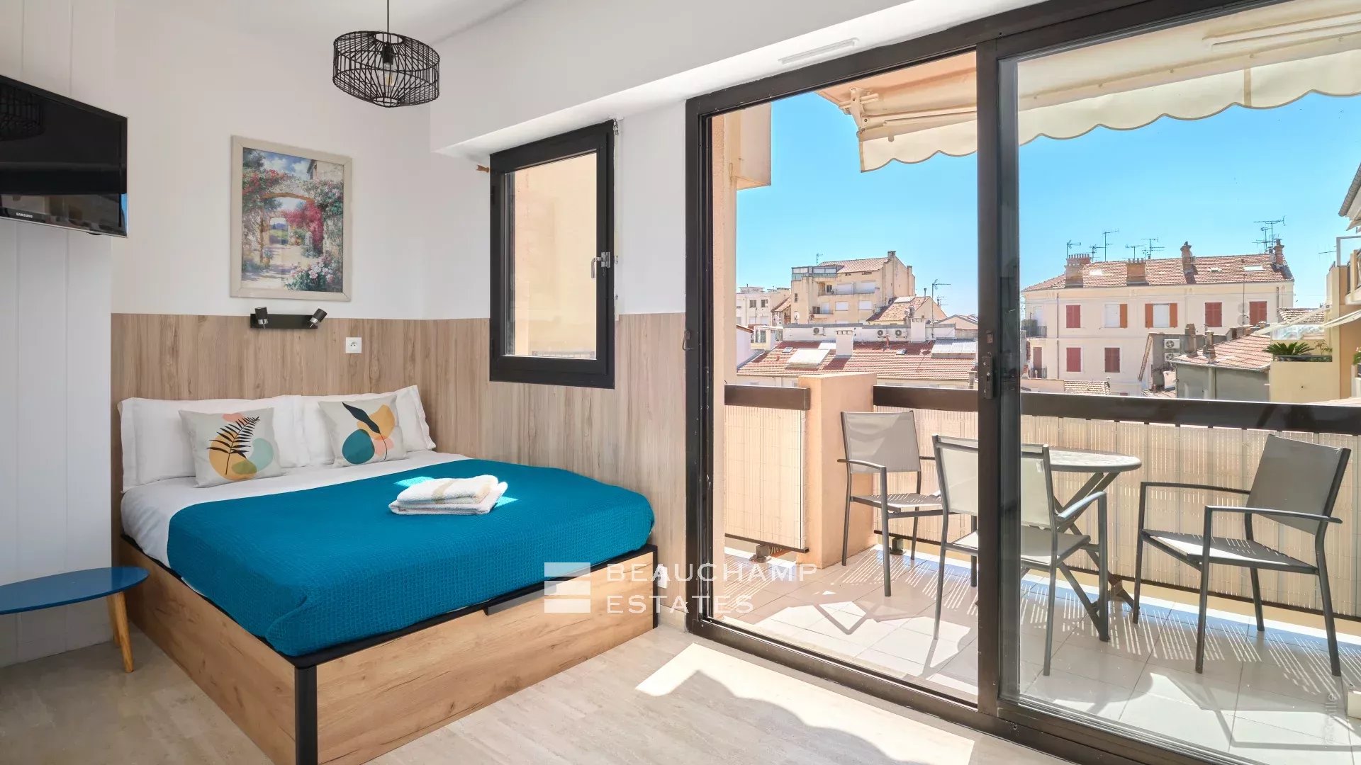 Studio with separate bedroom and terrace – Cannes near Palais Studio with separate bedroom and terrace – Cannes near Palais