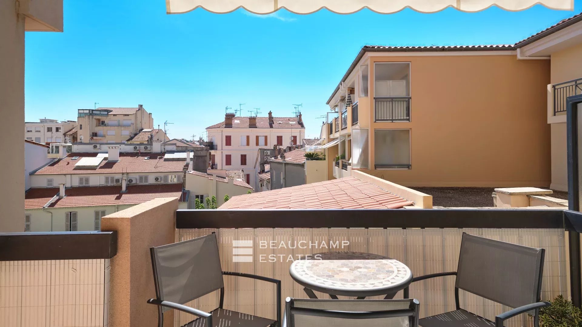 Studio with separate bedroom and terrace – Cannes near Palais Studio with separate bedroom and terrace – Cannes near Palais