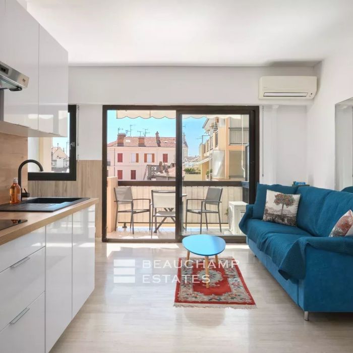 Studio avec chambre séparée et terrasse – Cannes proche Palais