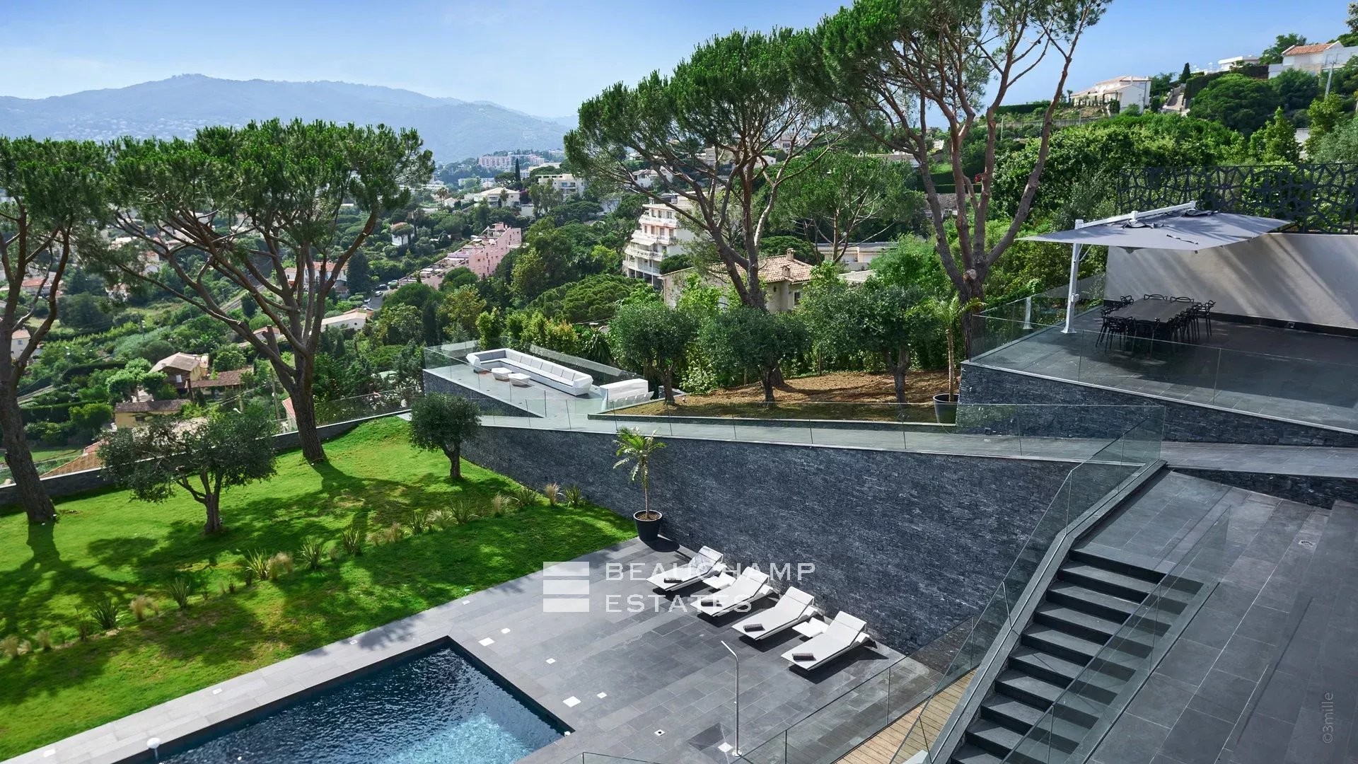 Stunning 5-bedroom modern villa in the heart of Cannes Croix des Gardes Stunning 5-bedroom modern villa in the heart of Cannes Croix des Gardes