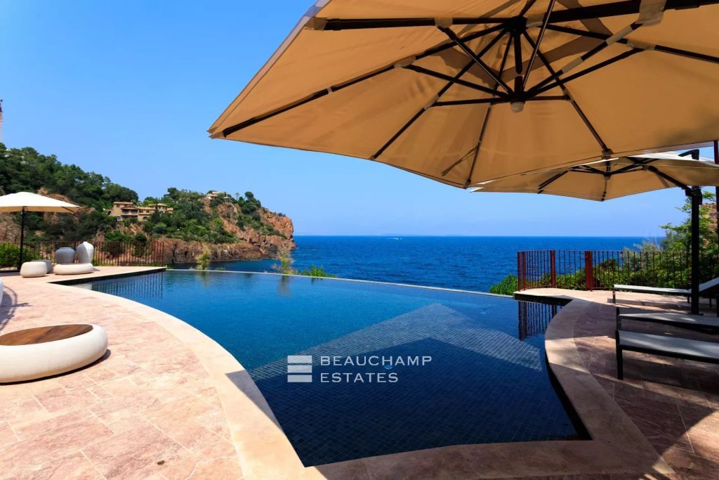 Stunning 5-Bedroom Villa with Private Sea Access