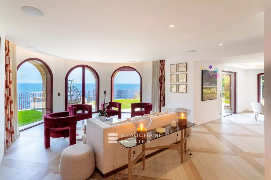 Stunning 5-Bedroom Villa with Private Sea Access