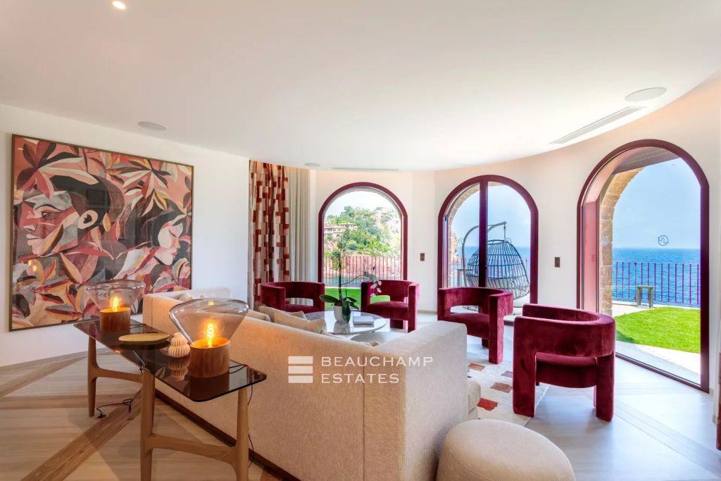 Stunning 5-Bedroom Villa with Private Sea Access