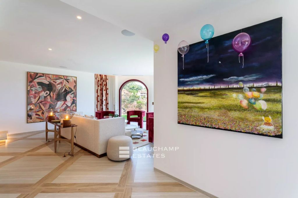 Stunning 5-Bedroom Villa with Private Sea Access