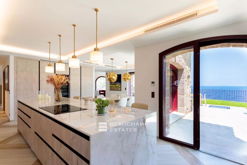 Stunning 5-Bedroom Villa with Private Sea Access