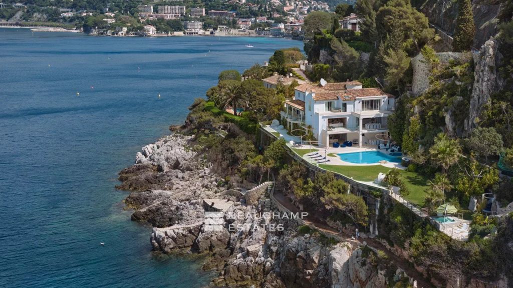 Stunning classic villa with 7 bedrooms in Saint-Jean-Cap-Ferrat – Sea View