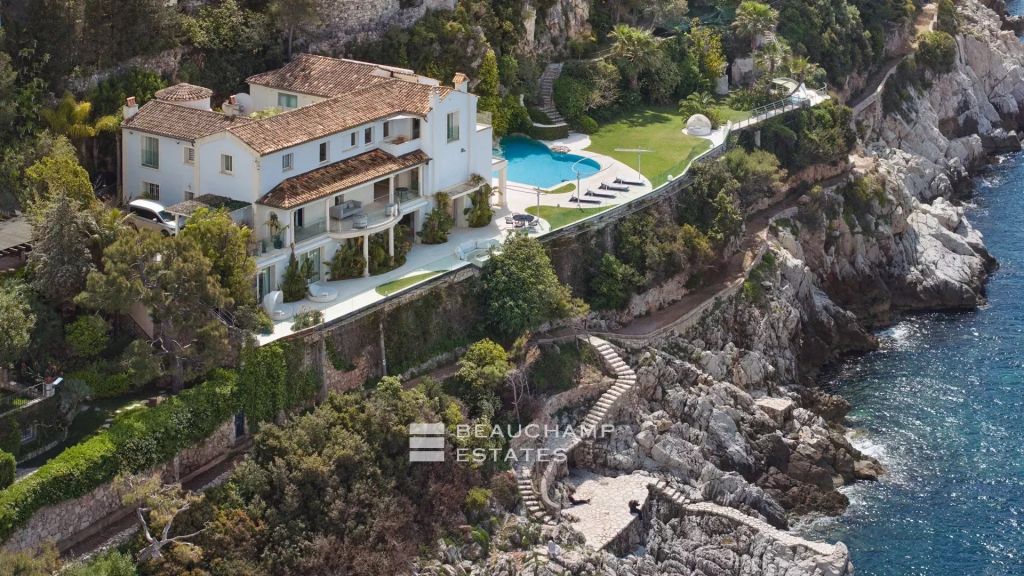 Stunning classic villa with 7 bedrooms in Saint-Jean-Cap-Ferrat – Sea View