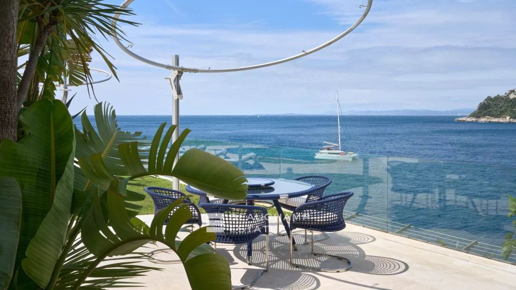 Stunning classic villa with 7 bedrooms in Saint-Jean-Cap-Ferrat – Sea View