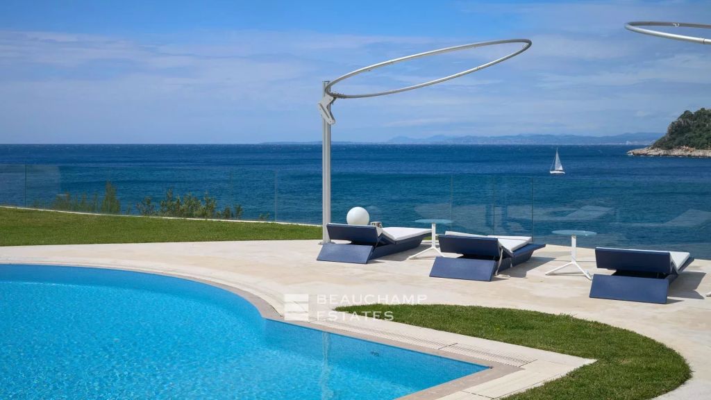Stunning classic villa with 7 bedrooms in Saint-Jean-Cap-Ferrat – Sea View