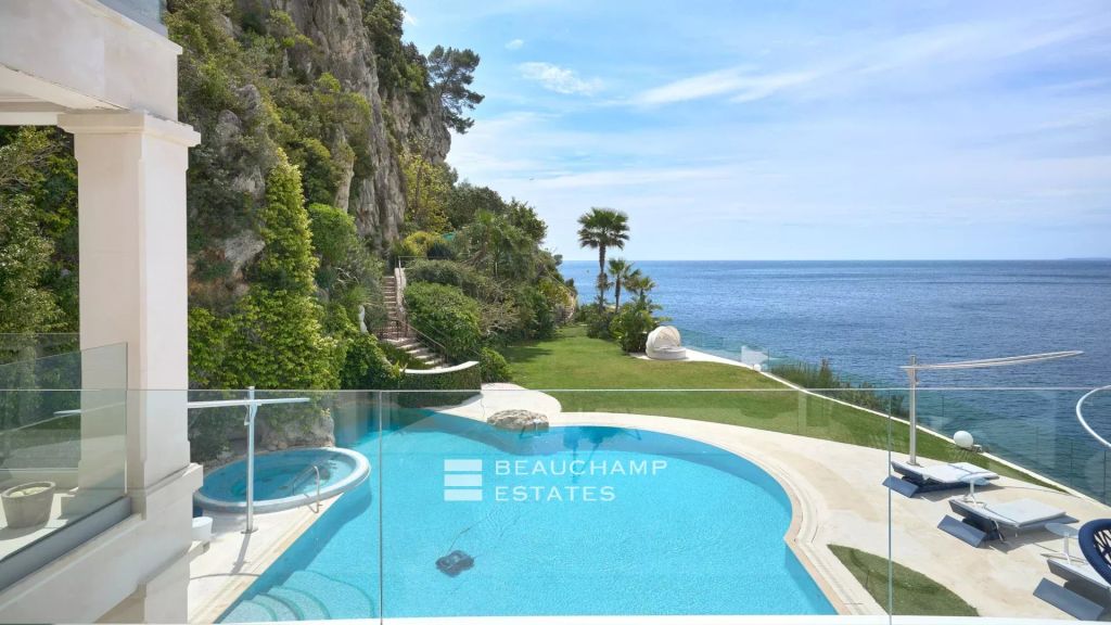Stunning classic villa with 7 bedrooms in Saint-Jean-Cap-Ferrat – Sea View
