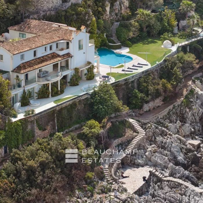 Stunning classic villa with 7 bedrooms in Saint-Jean-Cap-Ferrat – Sea View