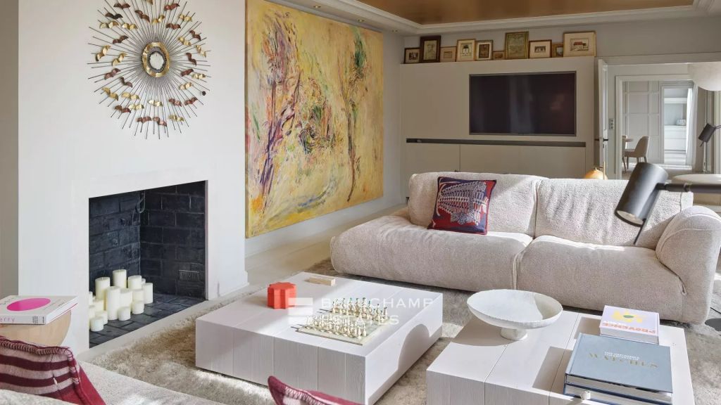 Stunning contemporary 5-bedroom villa with a breathtaking sea view located in the heart of Cannes Californie