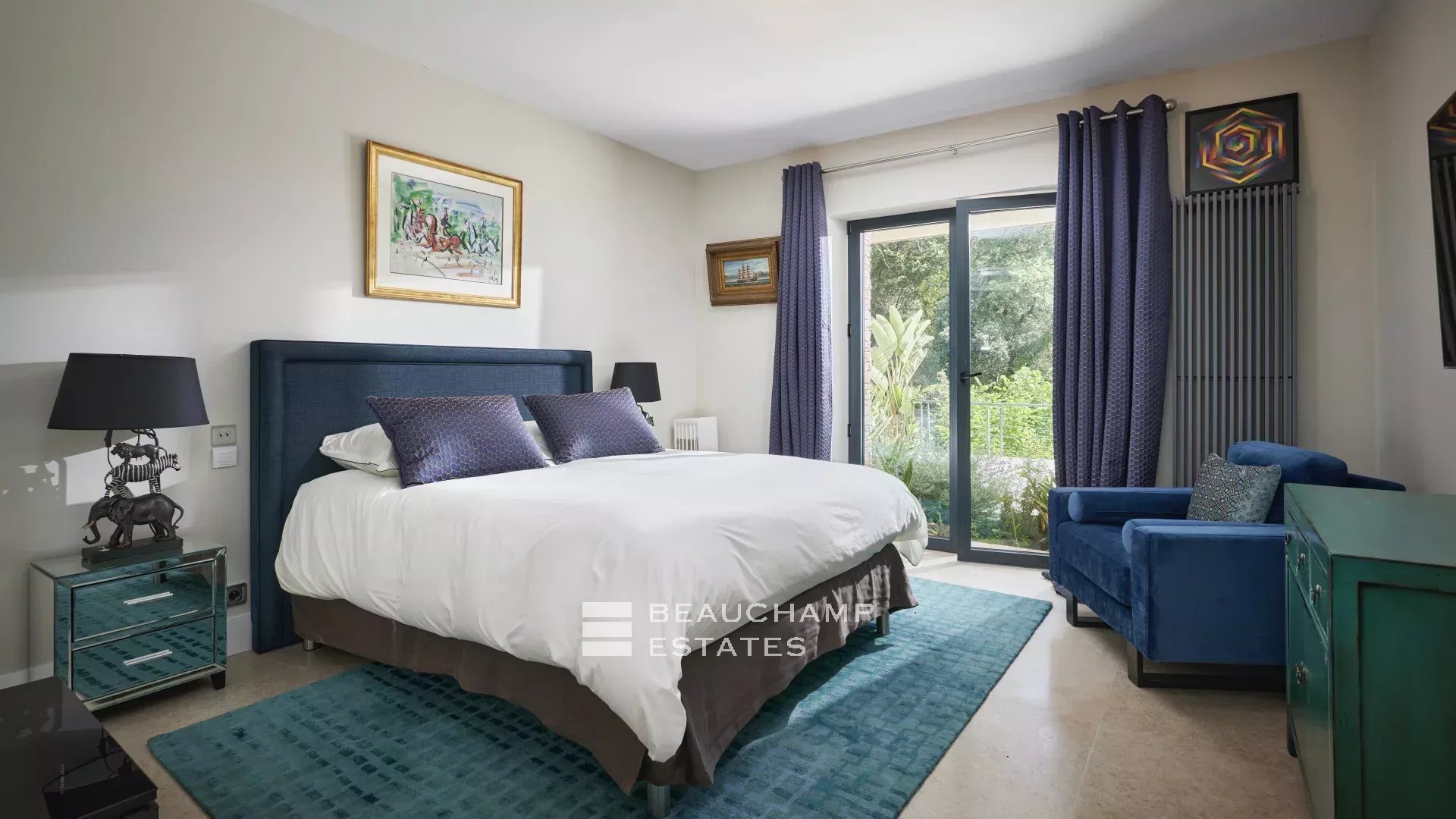 Magnifique villa contemporaine de 5 chambres avec vue mer Stunning contemporary 5-bedroom villa with sea view