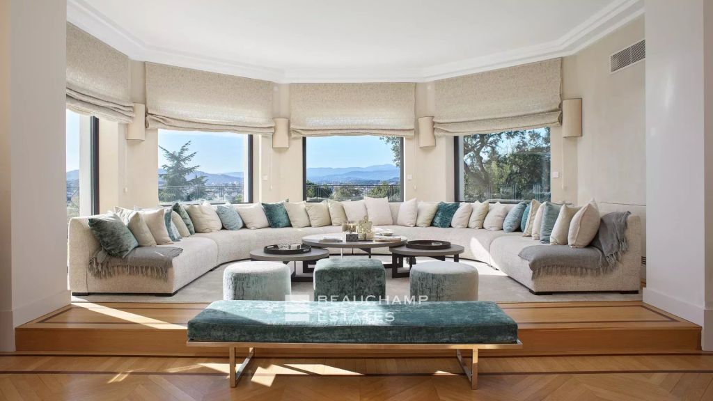 Stunning contemporary 6-bedroom villa with breathtaking sea views