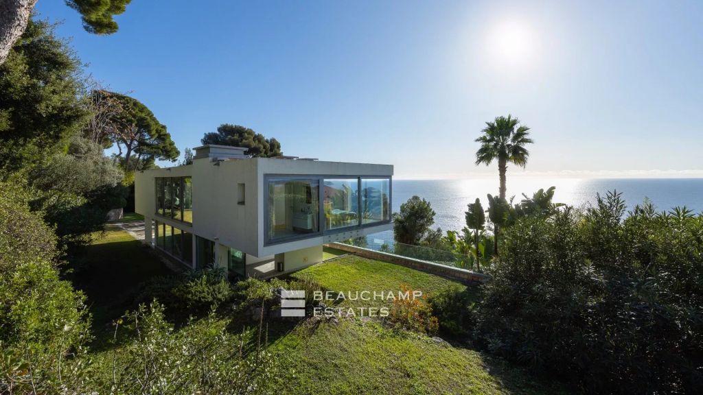 Cap D’Ail – Contemporary 5-Bedroom Villa with Infinity Pool and Panoramic Sea View