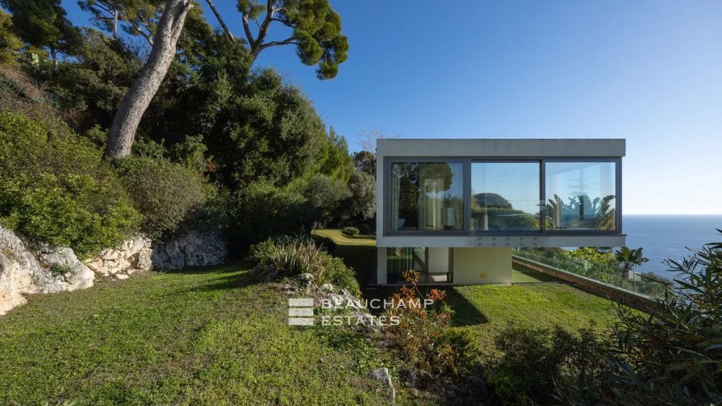 Cap D’Ail – Contemporary 5-Bedroom Villa with Infinity Pool and Panoramic Sea View