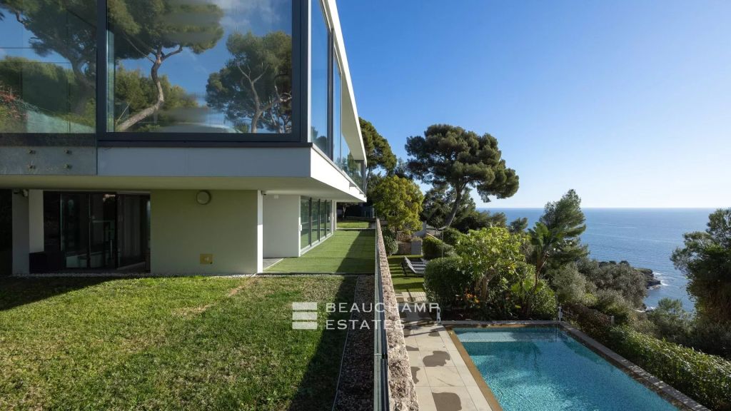 Cap D’Ail – Contemporary 5-Bedroom Villa with Infinity Pool and Panoramic Sea View