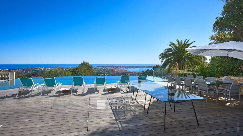 Stunning contemporary villa with 7 bedrooms and panoramic views of Cap d’Antibes