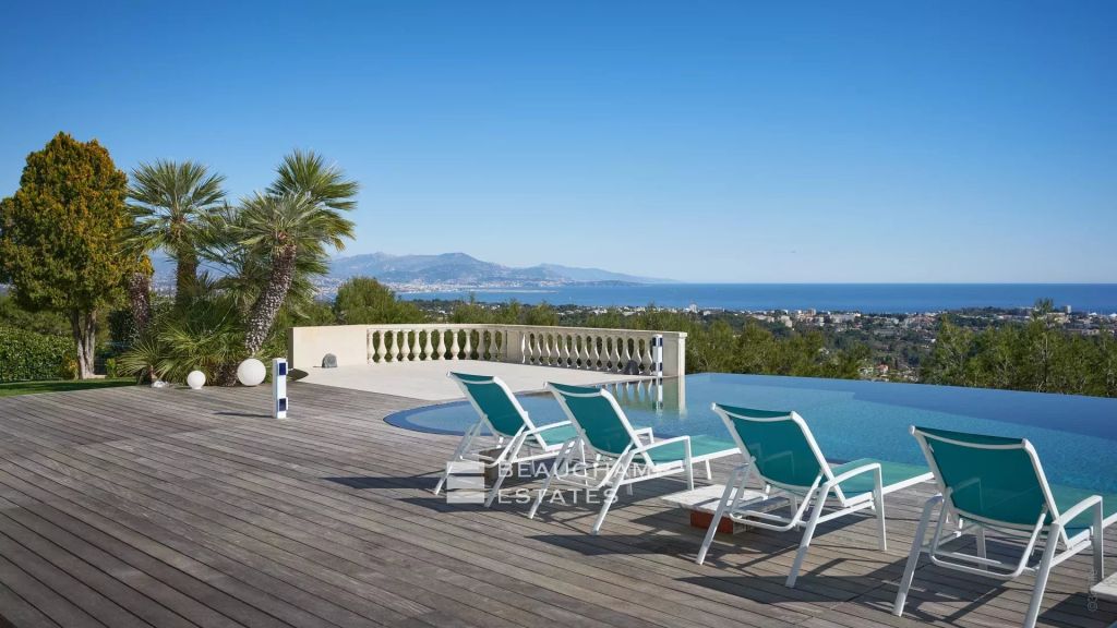 Stunning contemporary villa with 7 bedrooms and panoramic views of Cap d’Antibes