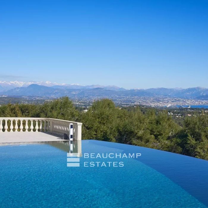 Superbe villa contemporaine 7 chambres avec vue panoramique sur le Cap d&rsquo;Antibes
