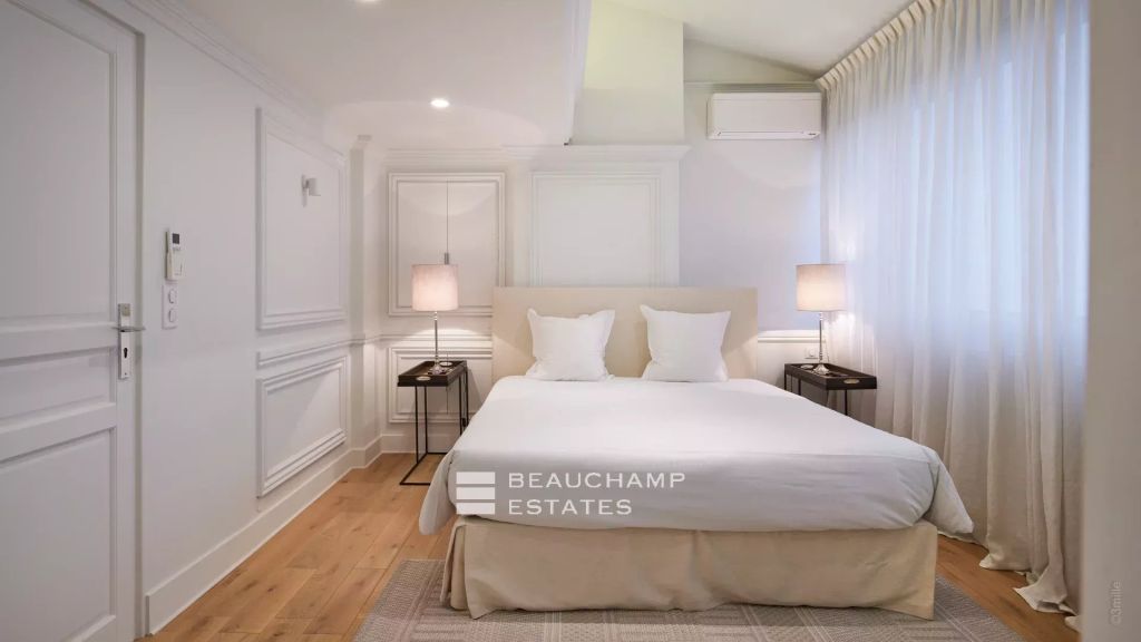 Stunning duplex apartment with terrace, modern and renovated – Cannes center