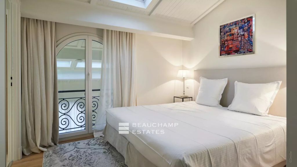 Stunning duplex apartment with terrace, modern and renovated – Cannes center