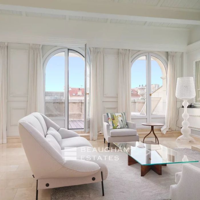 Sublime appartement duplex avec terrasse, rénové et moderne – Cannes centre