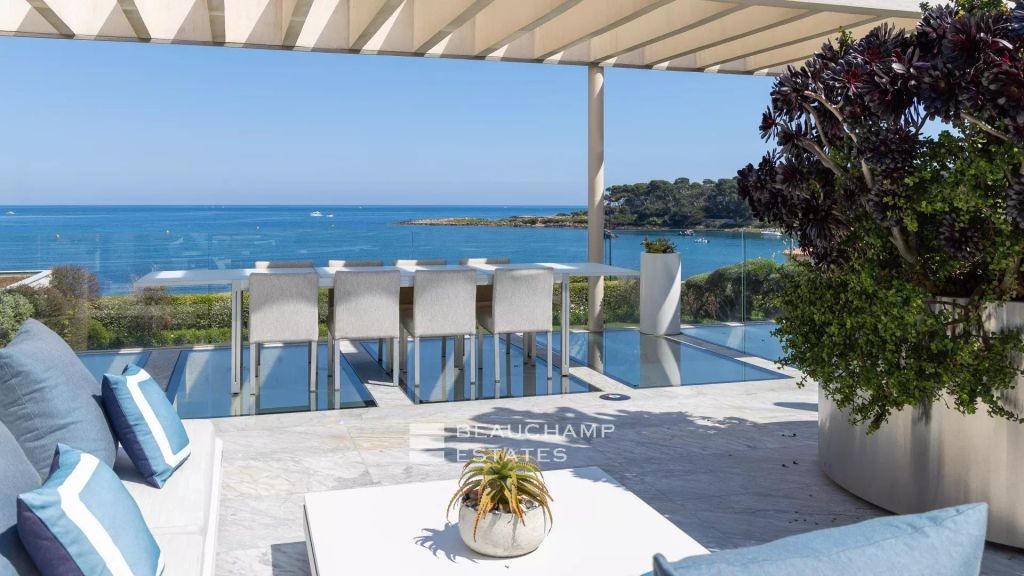 Stunning Modern Villa with Panoramic Sea Views in Cap d’Antibes