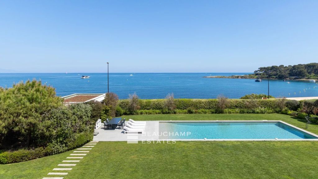 Stunning Modern Villa with Panoramic Sea Views in Cap d’Antibes