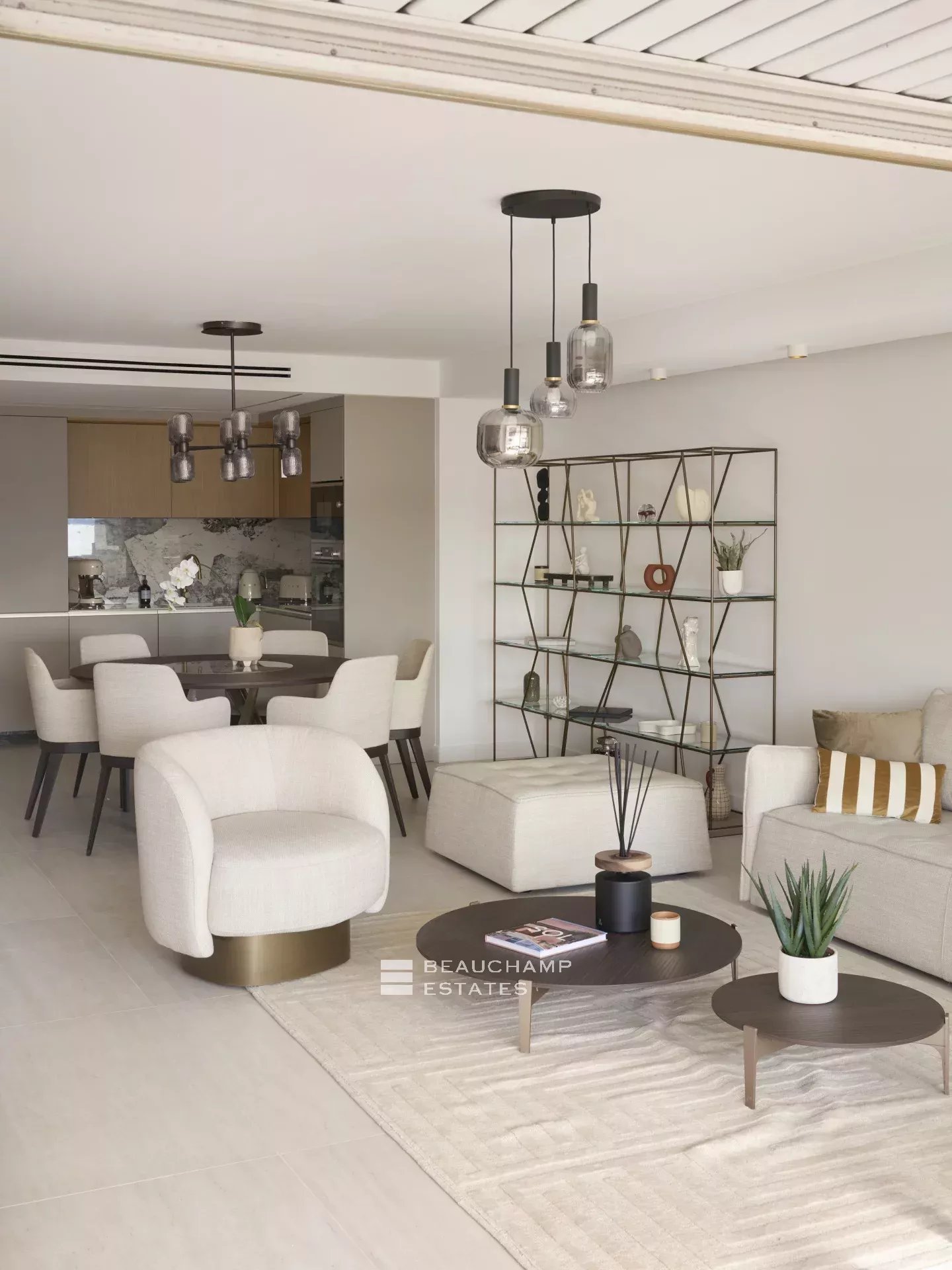 Magnifique appartement avec vue mer, 3 chambres en suite – Cannes Palm Beach Stunning sea-view apartment, 3 en-suite bedrooms – Cannes Palm Beach