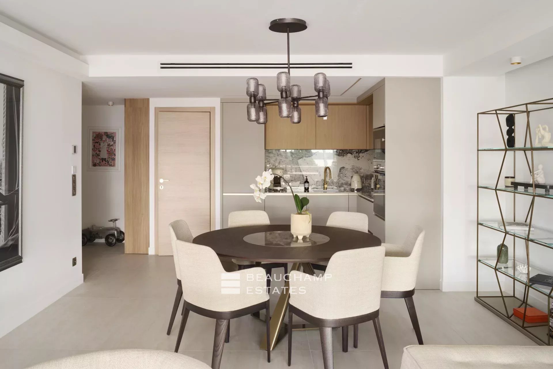 Magnifique appartement avec vue mer, 3 chambres en suite – Cannes Palm Beach Stunning sea-view apartment, 3 en-suite bedrooms – Cannes Palm Beach