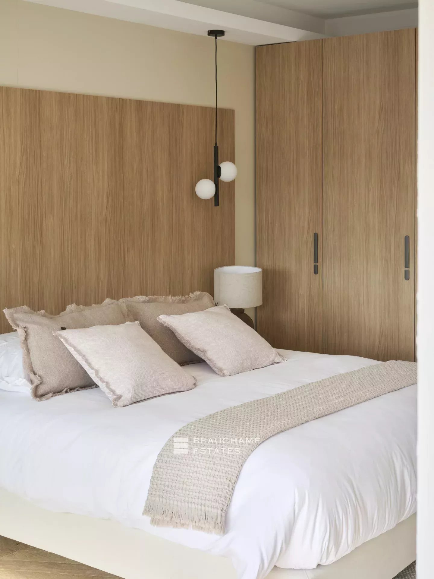 Magnifique appartement avec vue mer, 3 chambres en suite – Cannes Palm Beach Stunning sea-view apartment, 3 en-suite bedrooms – Cannes Palm Beach