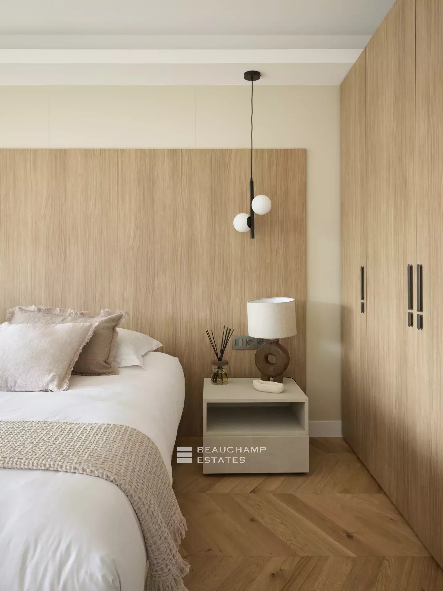 Magnifique appartement avec vue mer, 3 chambres en suite – Cannes Palm Beach Stunning sea-view apartment, 3 en-suite bedrooms – Cannes Palm Beach