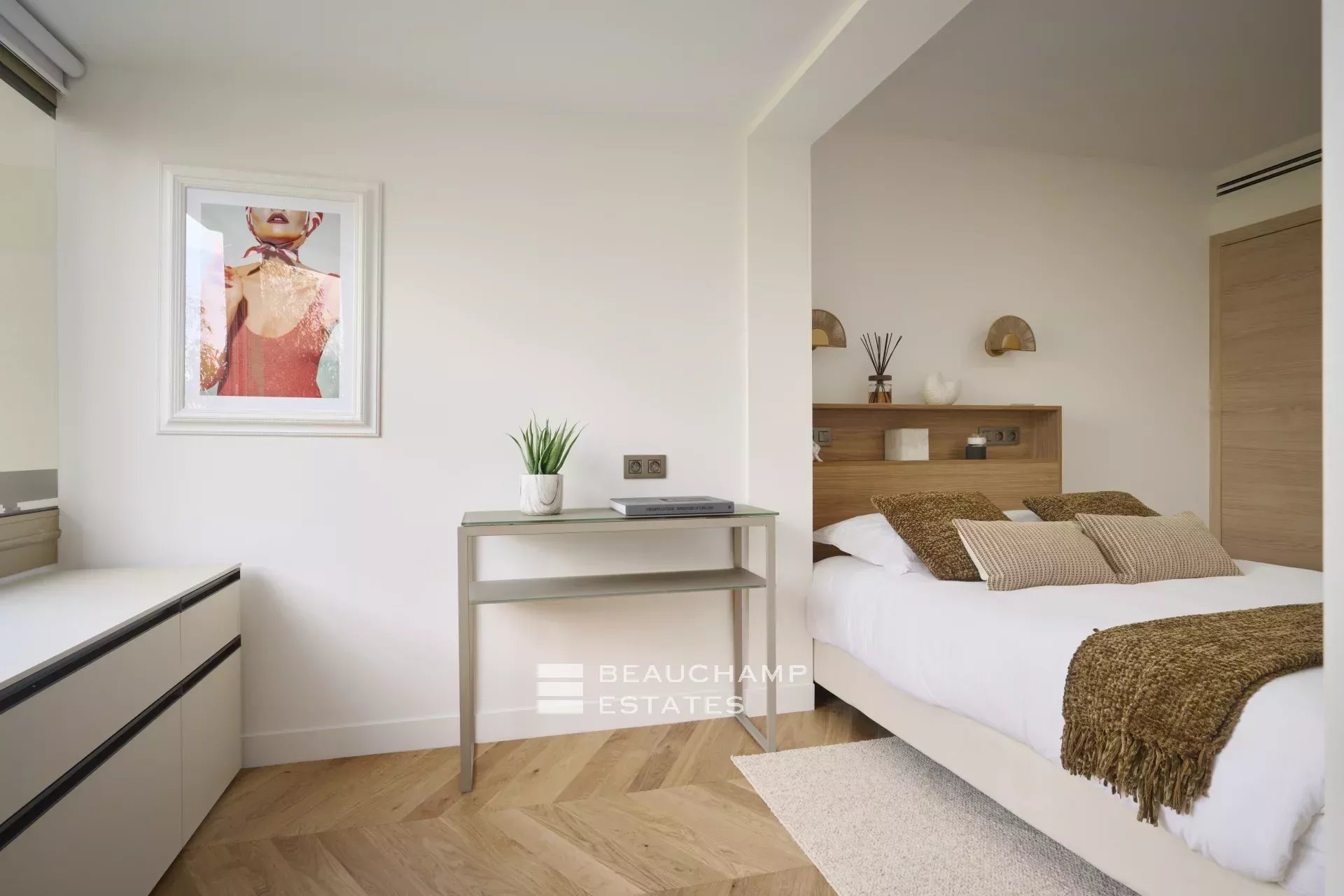 Magnifique appartement avec vue mer, 3 chambres en suite – Cannes Palm Beach Stunning sea-view apartment, 3 en-suite bedrooms – Cannes Palm Beach