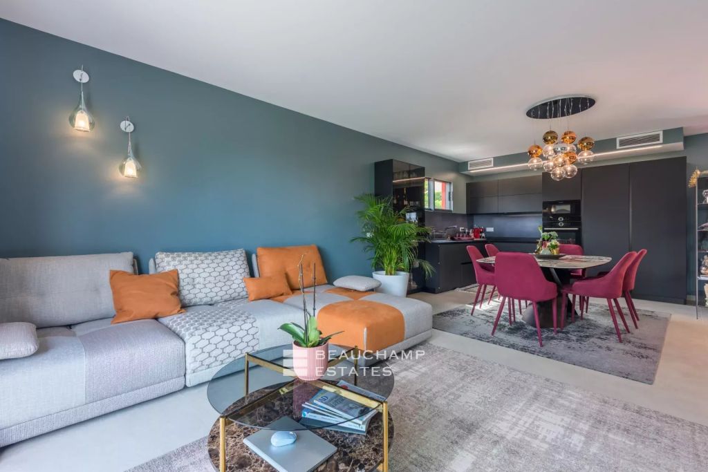 Stylish neo-classic villa with 5 bedrooms in Èze