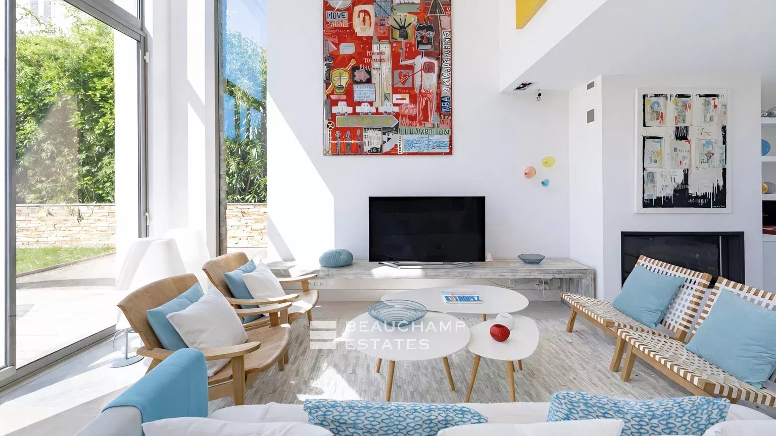 Sublime contemporary villa within walking distance of the center of Saint-Tropez Sublime contemporary villa within walking distance of the center of Saint-Tropez