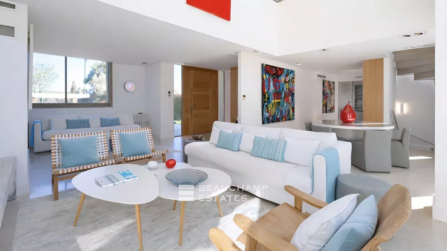 Sublime contemporary villa within walking distance of the center of Saint-Tropez Sublime contemporary villa within walking distance of the center of Saint-Tropez