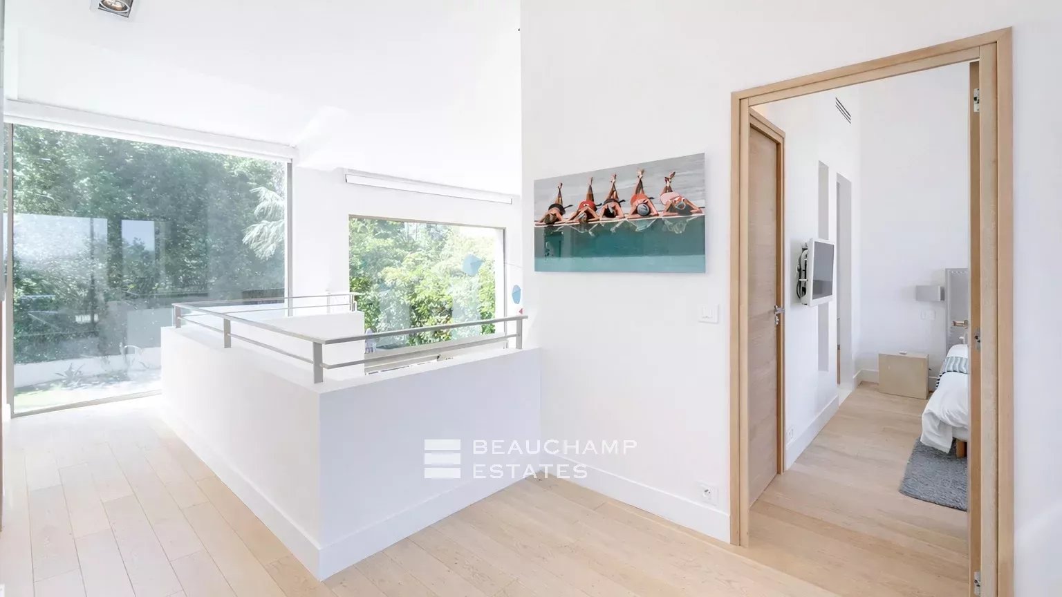 Sublime contemporary villa within walking distance of the center of Saint-Tropez Sublime contemporary villa within walking distance of the center of Saint-Tropez