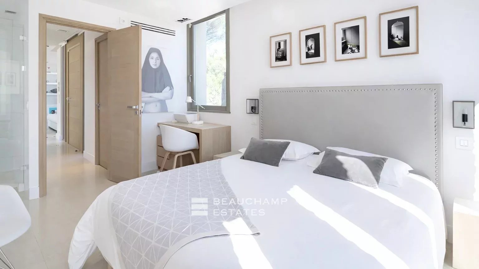 Sublime contemporary villa within walking distance of the center of Saint-Tropez Sublime contemporary villa within walking distance of the center of Saint-Tropez