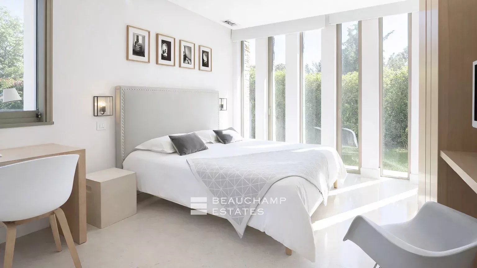 Sublime contemporary villa within walking distance of the center of Saint-Tropez Sublime contemporary villa within walking distance of the center of Saint-Tropez